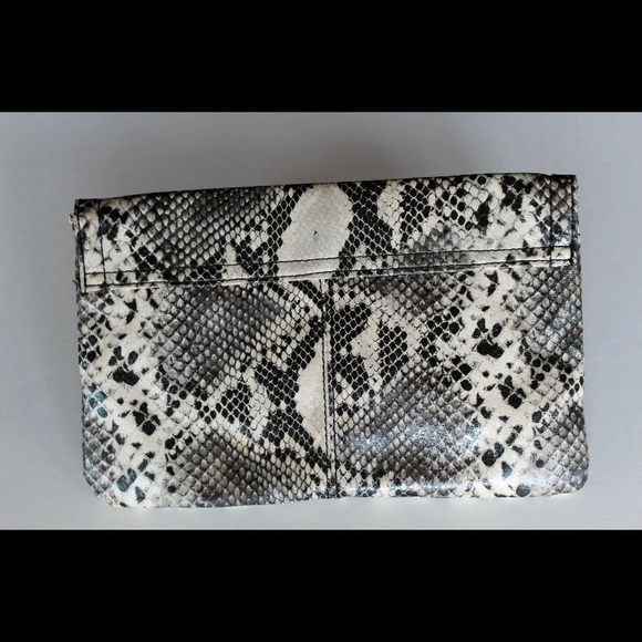 Vegan Leather Snake Look Envelope Purse - Picture 3 of 8